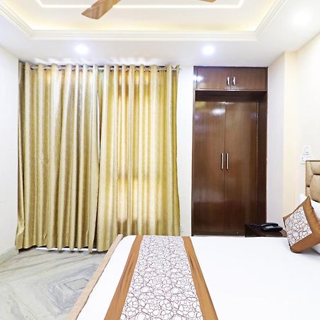 Hotel Samrat Residency 10 Mints Walking Distance Nizamuddin Railway Station Нью-Дели Экстерьер фото