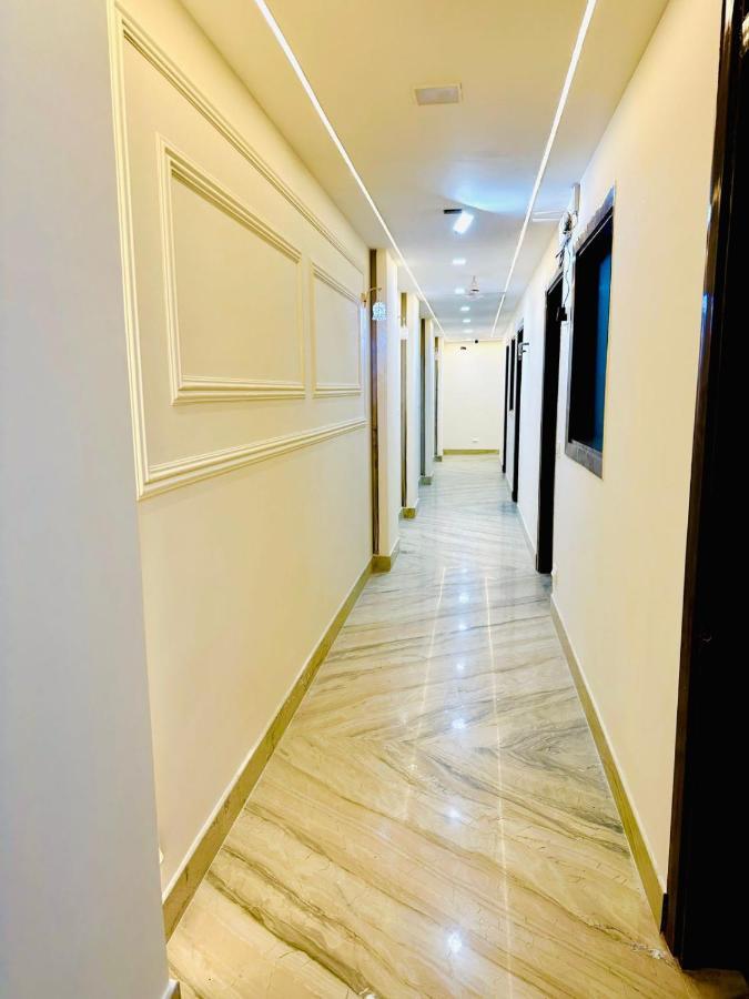 Hotel Samrat Residency 10 Mints Walking Distance Nizamuddin Railway Station Нью-Дели Экстерьер фото