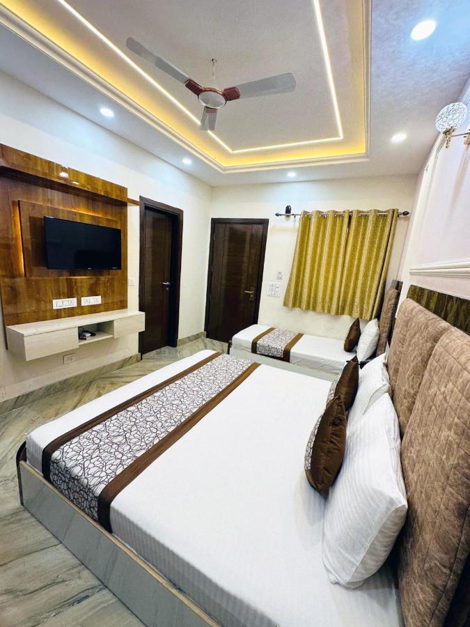 Hotel Samrat Residency 10 Mints Walking Distance Nizamuddin Railway Station Нью-Дели Экстерьер фото