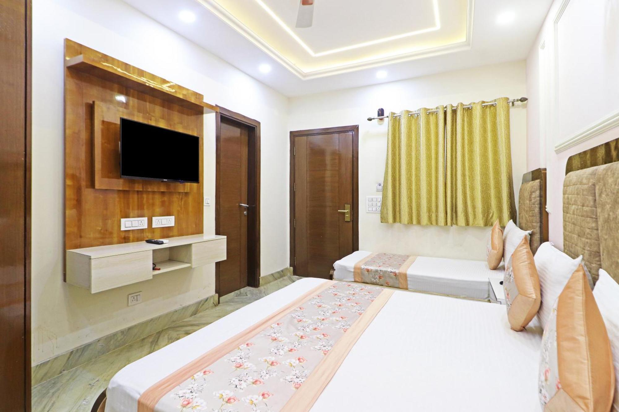Hotel Samrat Residency 10 Mints Walking Distance Nizamuddin Railway Station Нью-Дели Экстерьер фото