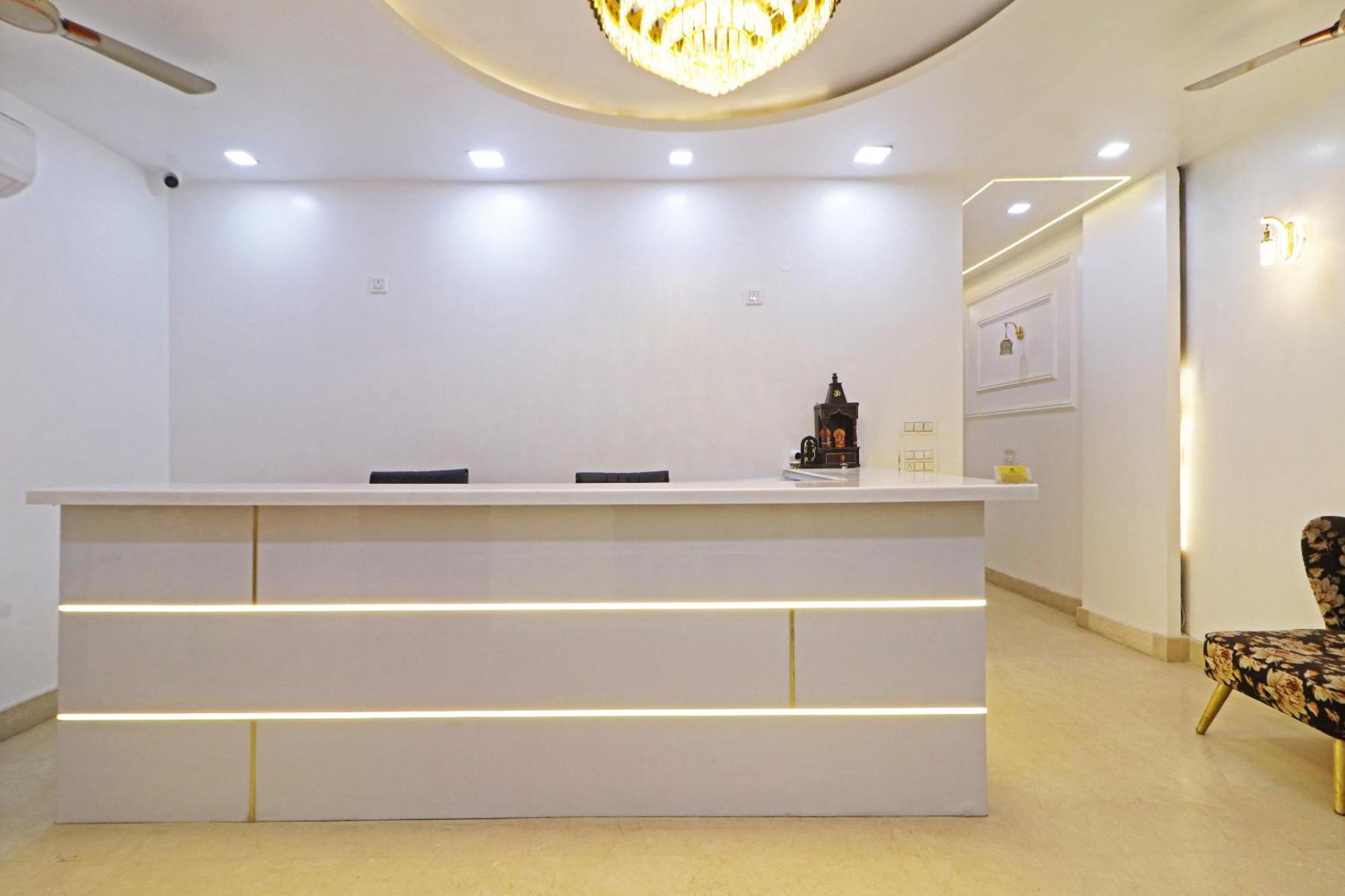 Hotel Samrat Residency 10 Mints Walking Distance Nizamuddin Railway Station Нью-Дели Экстерьер фото