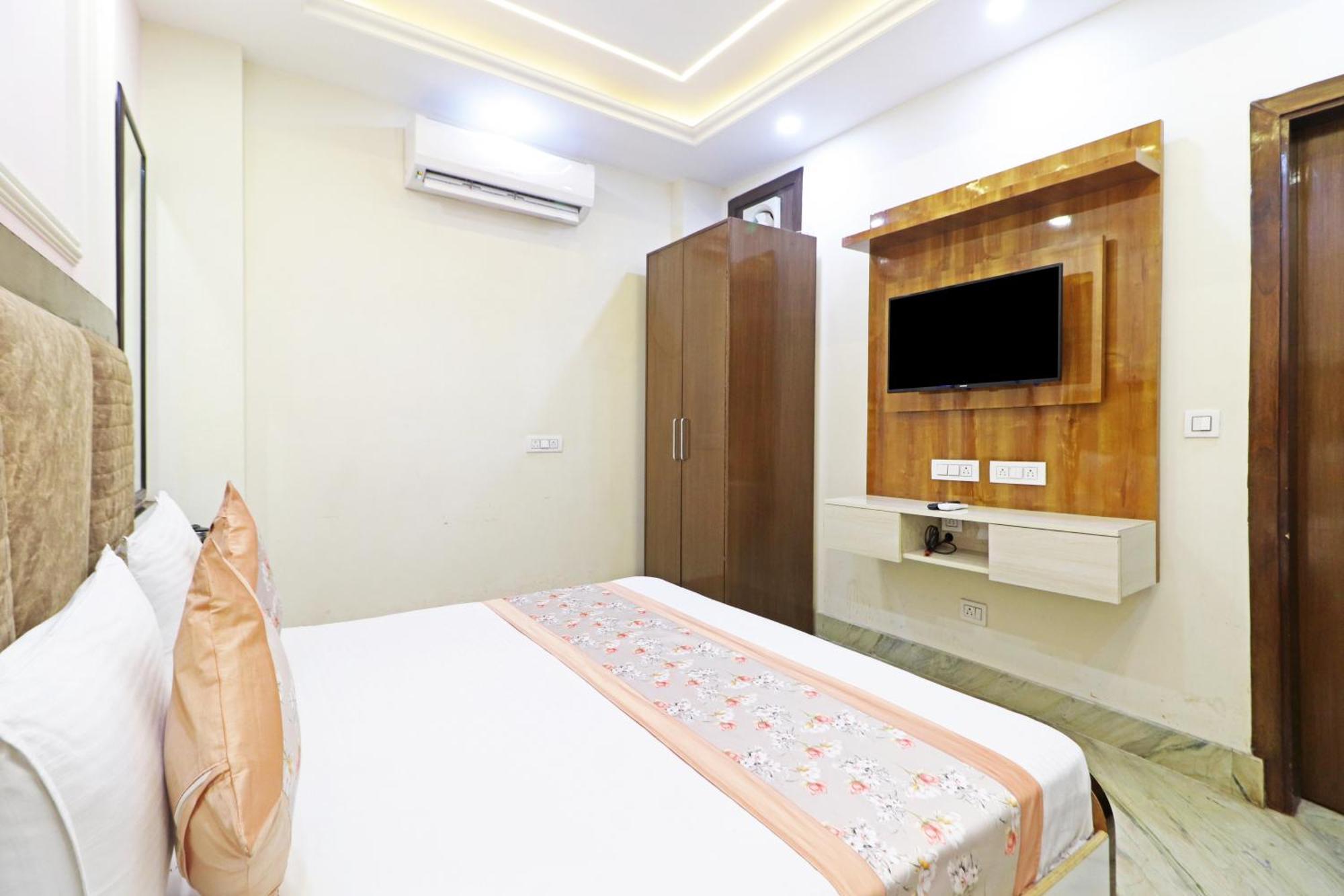 Hotel Samrat Residency 10 Mints Walking Distance Nizamuddin Railway Station Нью-Дели Экстерьер фото