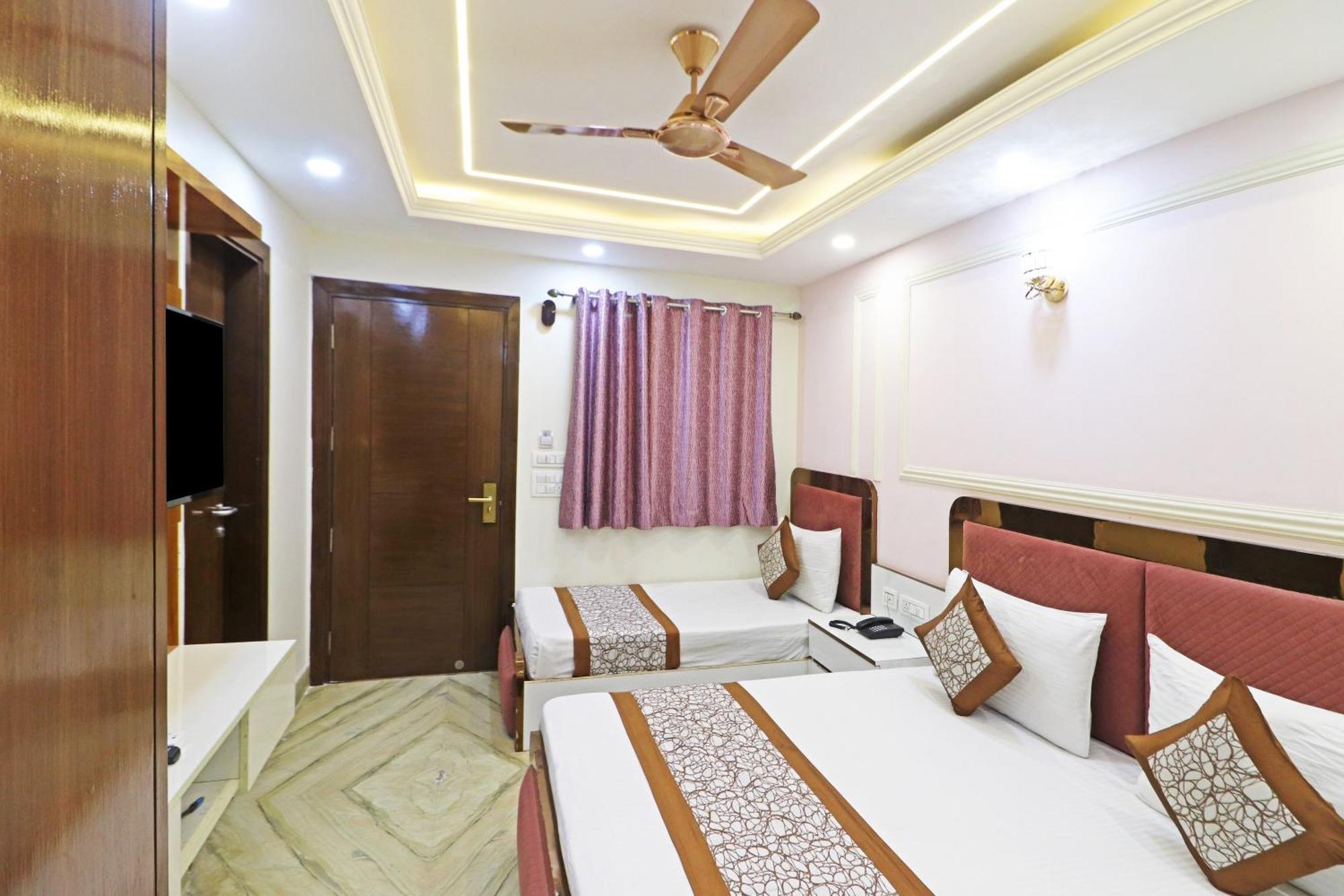 Hotel Samrat Residency 10 Mints Walking Distance Nizamuddin Railway Station Нью-Дели Экстерьер фото