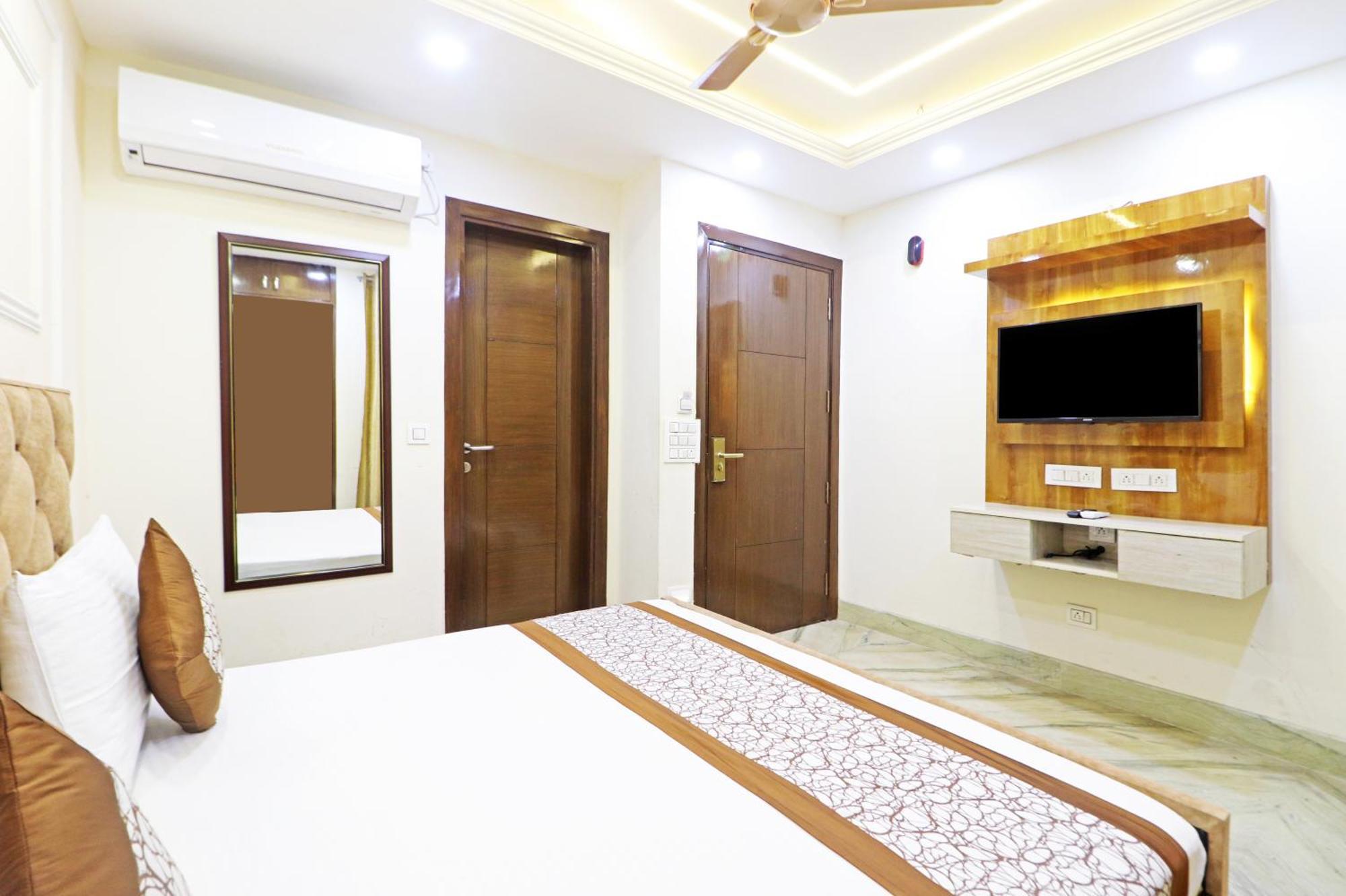 Hotel Samrat Residency 10 Mints Walking Distance Nizamuddin Railway Station Нью-Дели Экстерьер фото