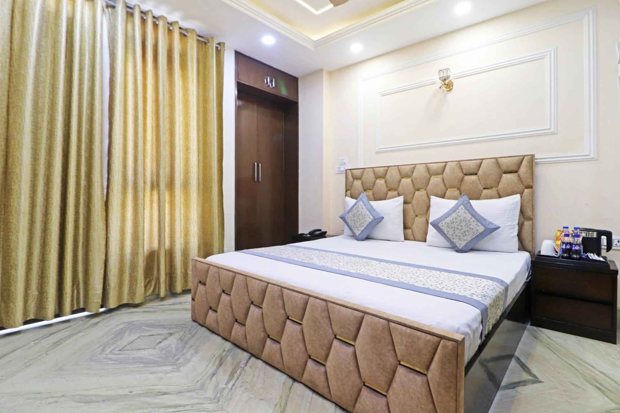 Hotel Samrat Residency 10 Mints Walking Distance Nizamuddin Railway Station Нью-Дели Экстерьер фото