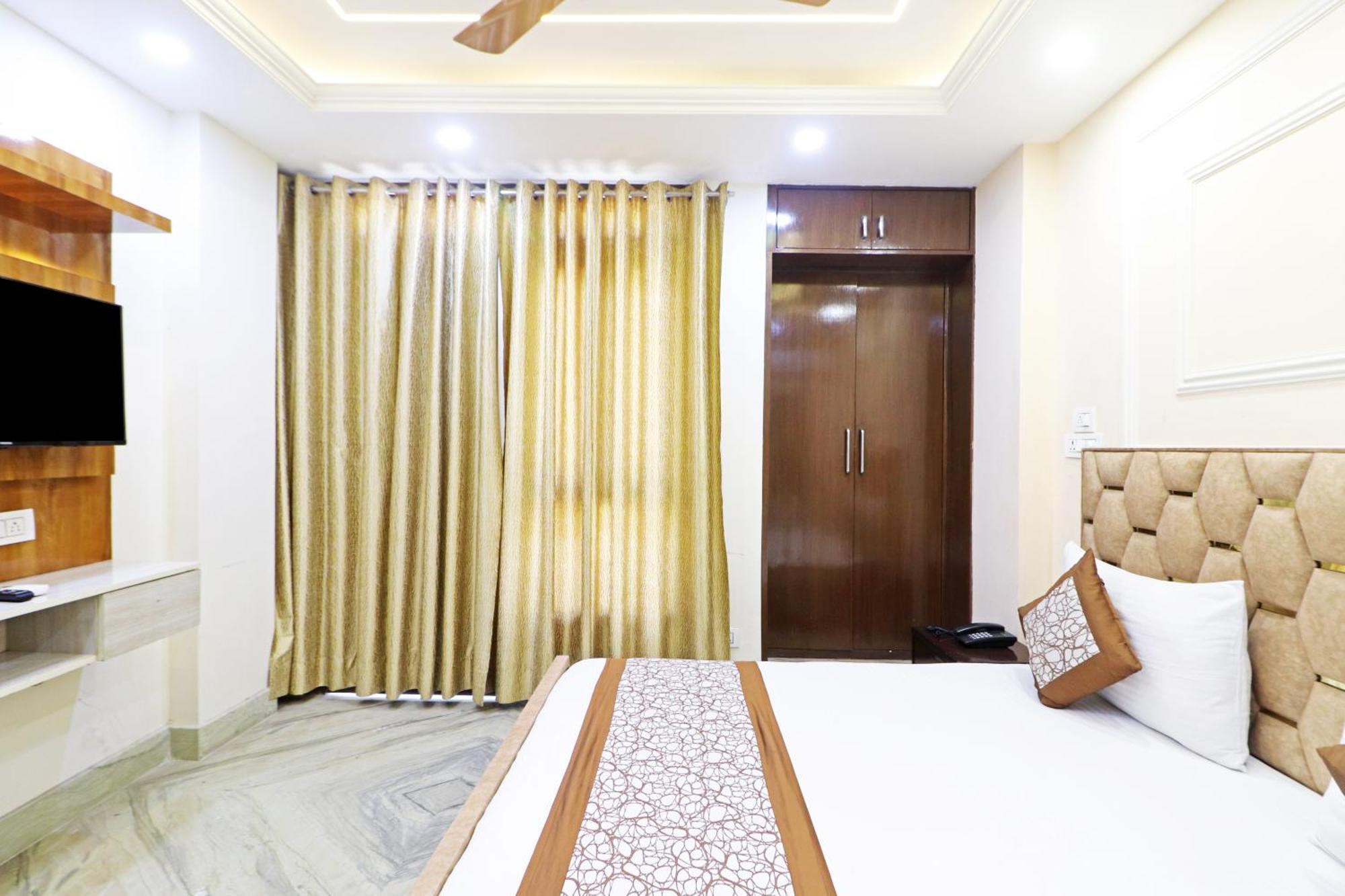 Hotel Samrat Residency 10 Mints Walking Distance Nizamuddin Railway Station Нью-Дели Экстерьер фото