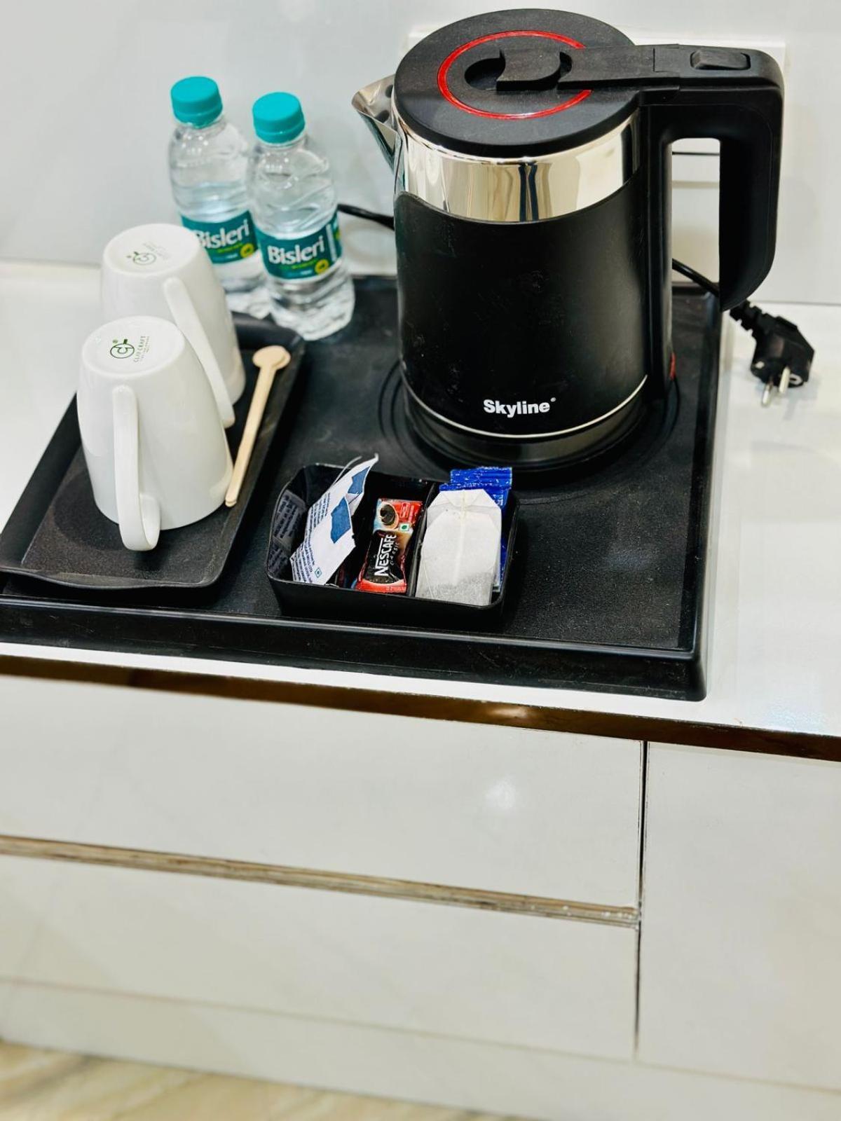 Hotel Samrat Residency 10 Mints Walking Distance Nizamuddin Railway Station Нью-Дели Экстерьер фото